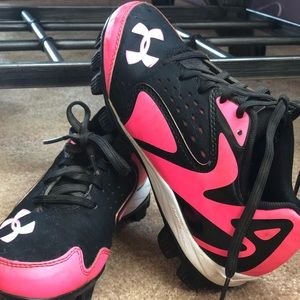 Girls softball cleats